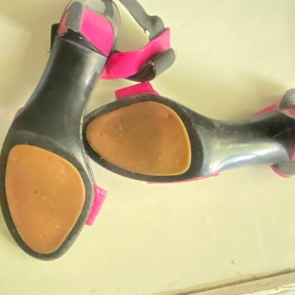 Trip the light fantastic in these gorgeous Xavier Danoud sandals! - Picture 5 of 9